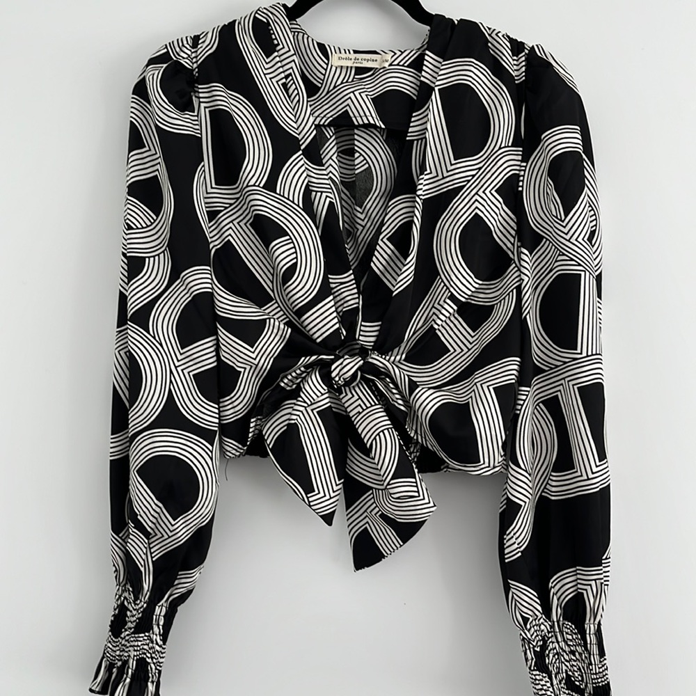 2pc Set, mix and match wide legged pants with black& white pattern crop top